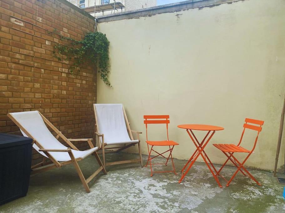 No.2 Apartment *